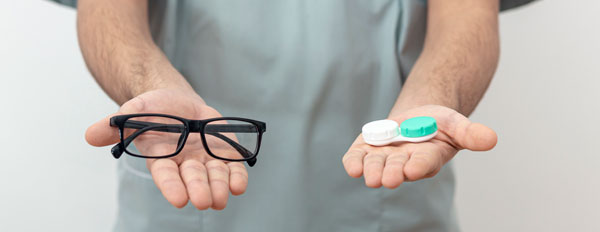 Что выбрать: очки или контактные линзы